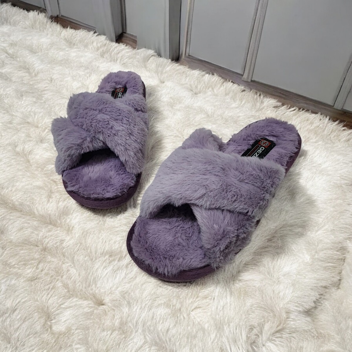 Gezer Sessiz Taban Çapraz Kışlık Peluş Terlik