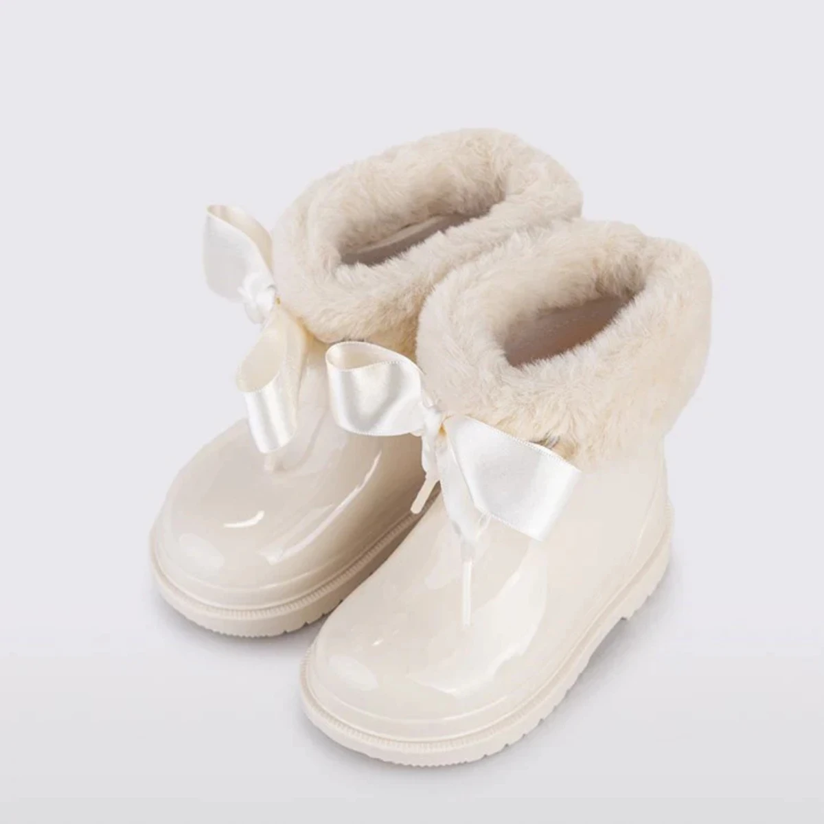 Resim Igor Bimbi Soft Borreguito Kürklü Krem PVC Malzemeden Bağcıksız Rahat Günlük Bot 