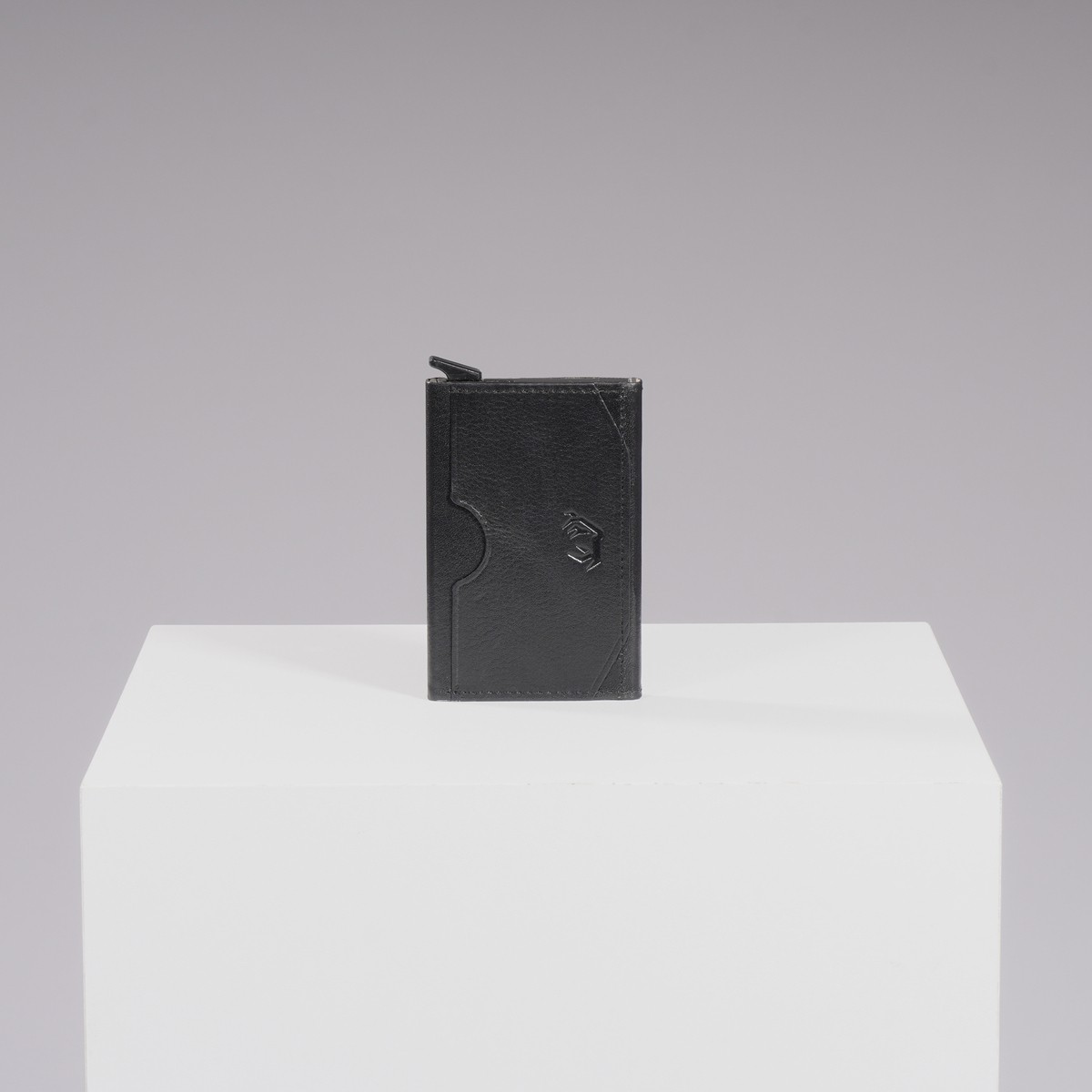 Deer Deri Kaos Siyah Deri Kartlık Hediye Seçeneği ile Minimalist Stil ve Dayanıklılık Sunar görsel 3