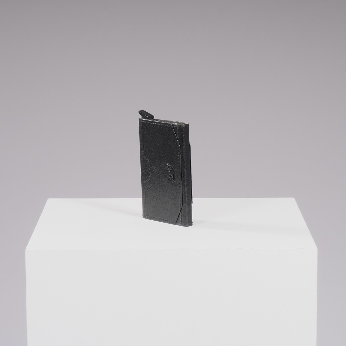 Deer Deri Kaos Siyah Deri Kartlık Hediye Seçeneği ile Minimalist Stil ve Dayanıklılık Sunar görsel 5