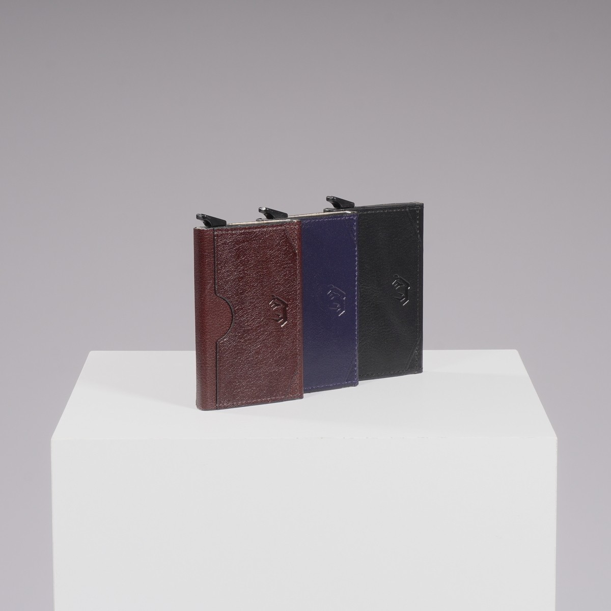 Deer Deri Kaos Siyah Deri Kartlık Hediye Seçeneği ile Minimalist Stil ve Dayanıklılık Sunar görsel 7