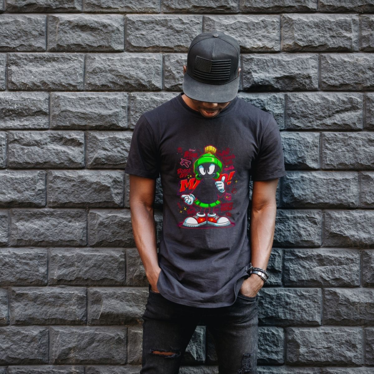 Fantastik Store Marvin The Martian Graffiti Baskılı Unisex Siyah Tişört - 24/1 Penye Pamuklu görsel 3