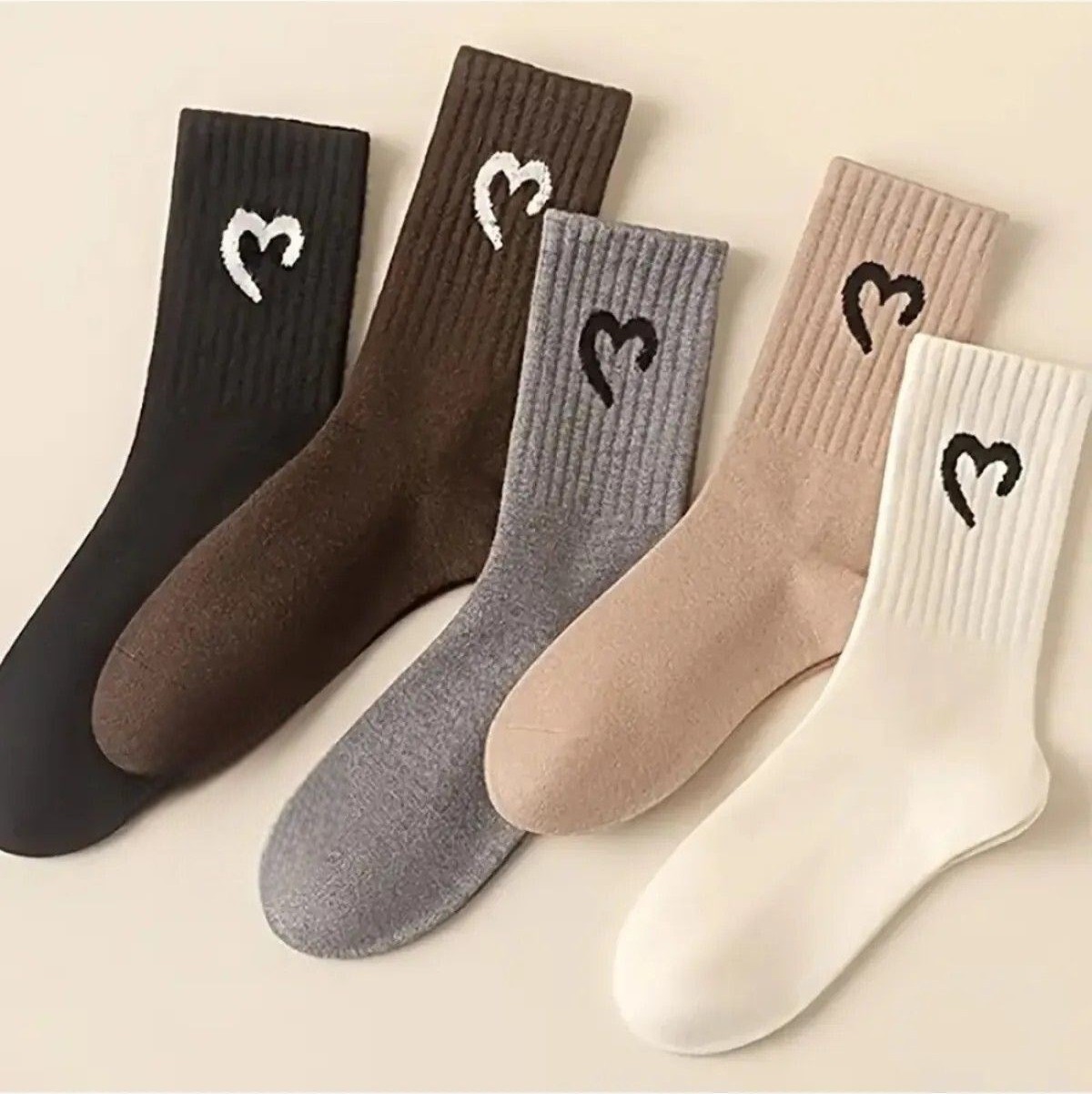 Hitit Socks Kadın 5 Çift Premium Yüksek Pamuklu Yeni Kalp Desenli Casual Çorap Çok Renkli görsel 3