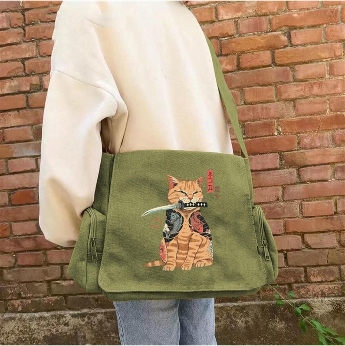 Mediterian Damlahobi Killer Cat Baskılı Yeşil Postacı Çantası