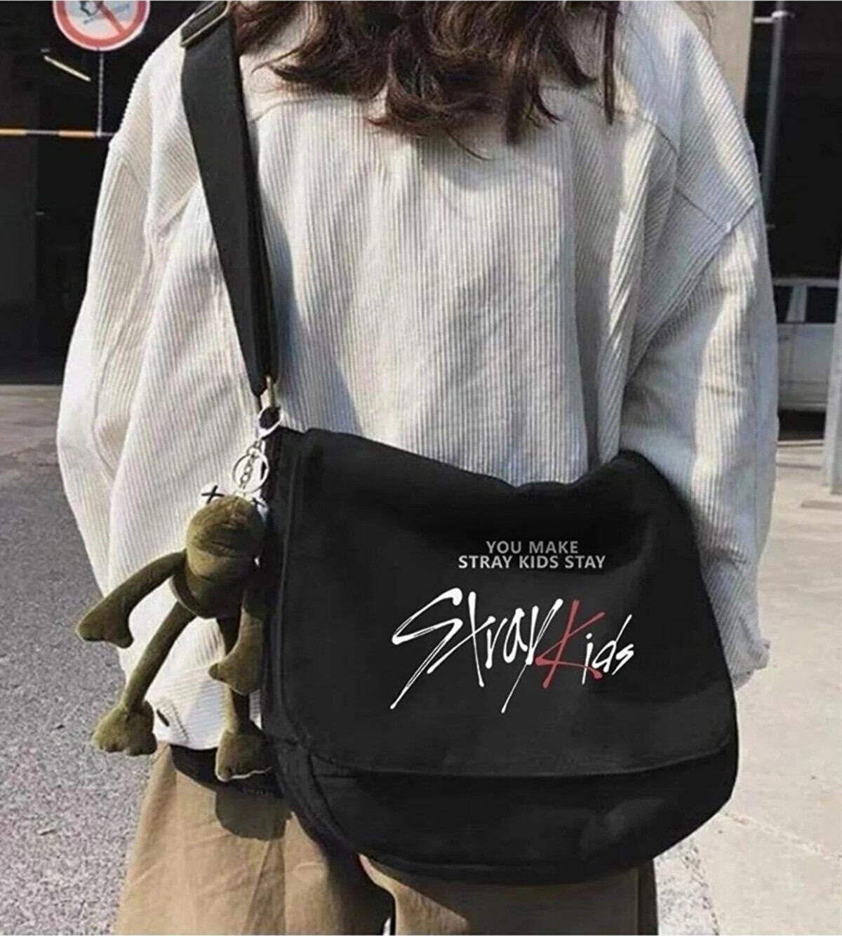 Touz Moda Kpop Serisi Stray Kids Baskılı Unisex Hakı Postacı Çantası
