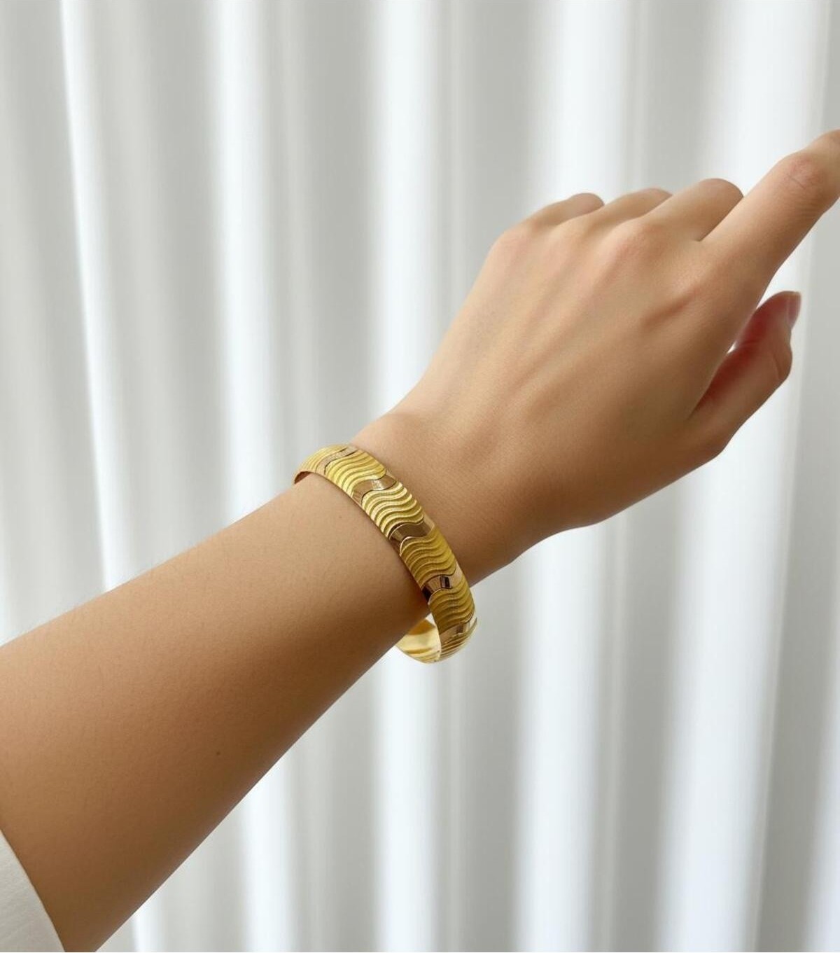 Kuyumcu Nurettin 10 gr (Gram) Kum Tanesi Desenli Şarnel Bilezik 22 Ayar Altın Yatırımlık Işçiliksiz