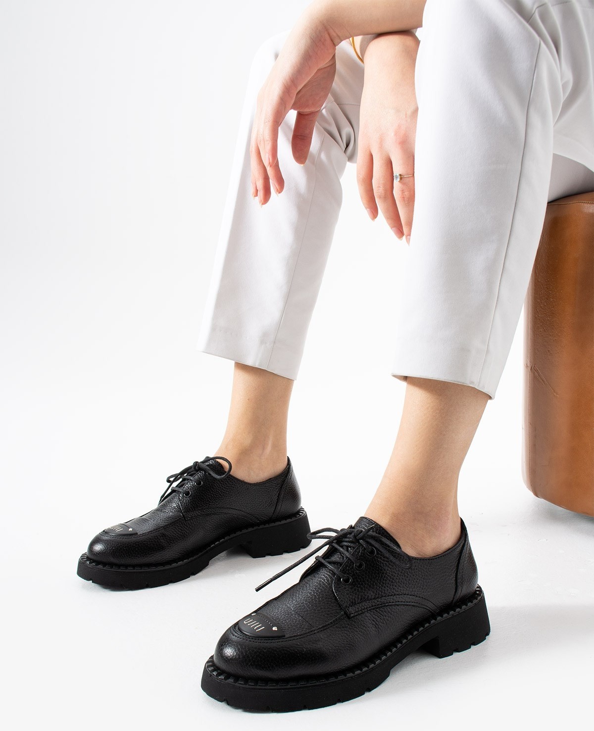 Dabab Shoes Ravenna Kadın Siyah Hakiki Deri Bağcıklı Kalın Tabanlı Metal Burun Detaylı Oxford Ayakkabı görsel 3