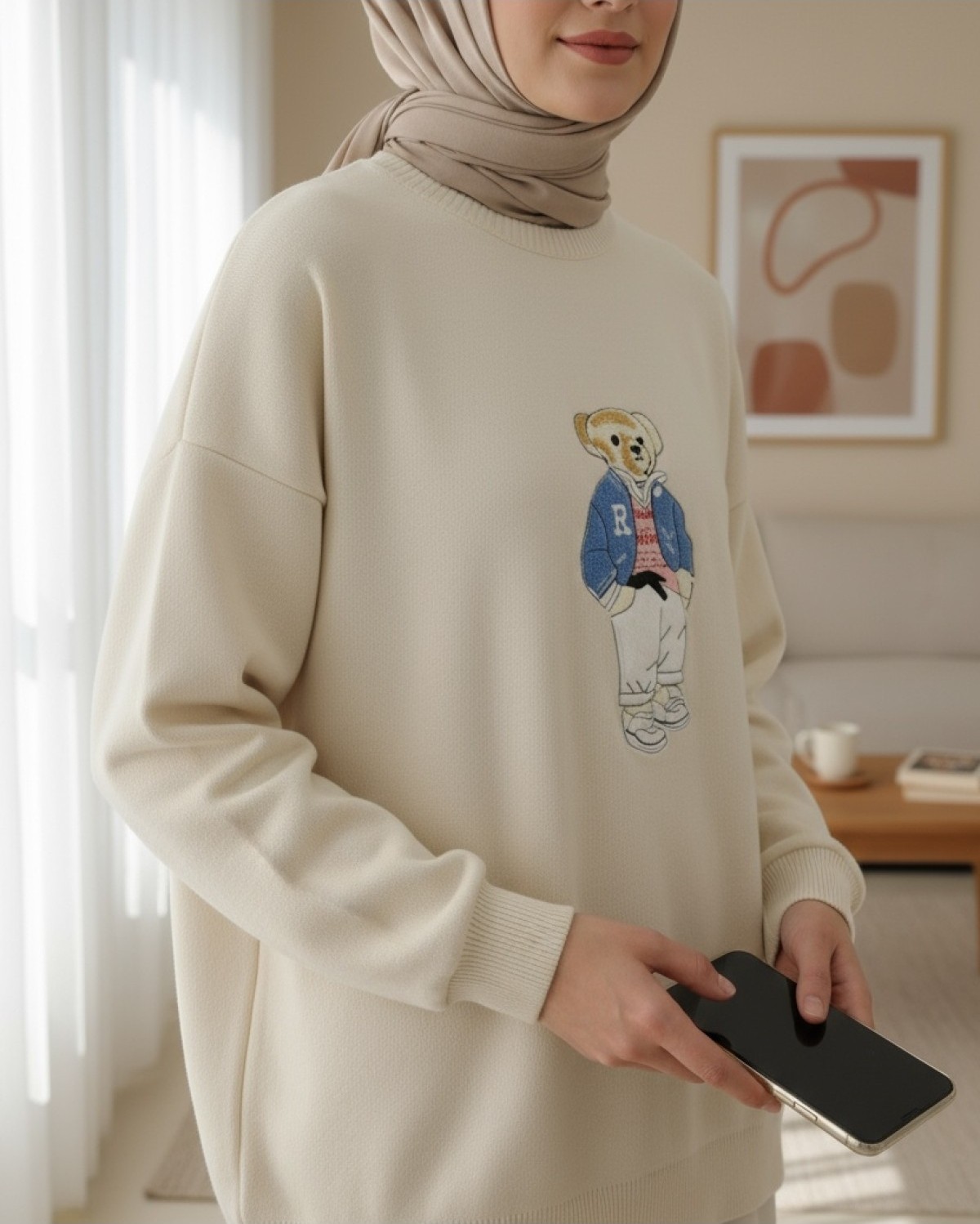 Moda Morfo Ayıcık İşlemeli Arkası Uzun Triko Kazak -Siyah