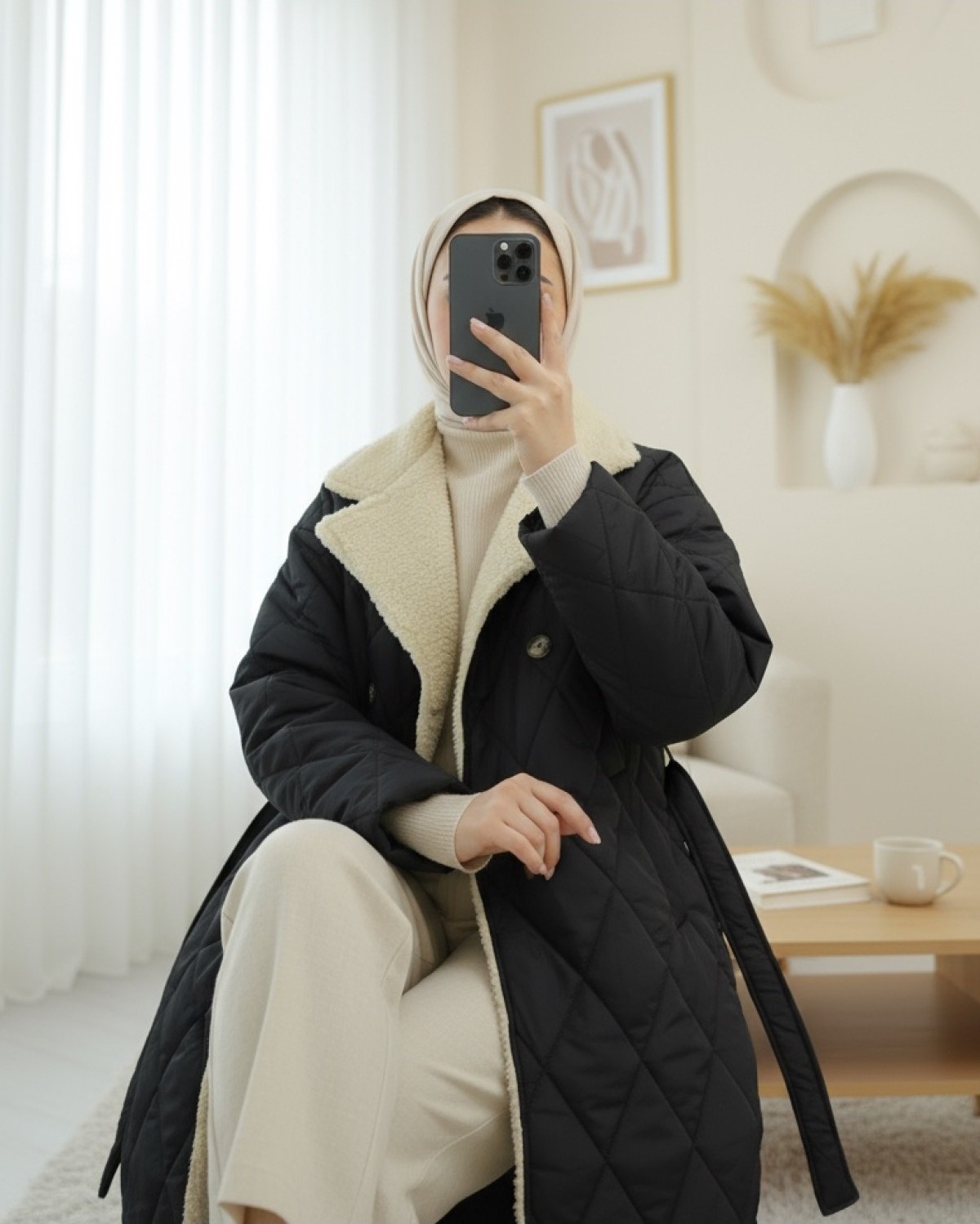 Moda Morfo Yakası Kuzu Peluş Detaylı Detaylı Beli Bağcıklı Mont -Siyah görsel 2