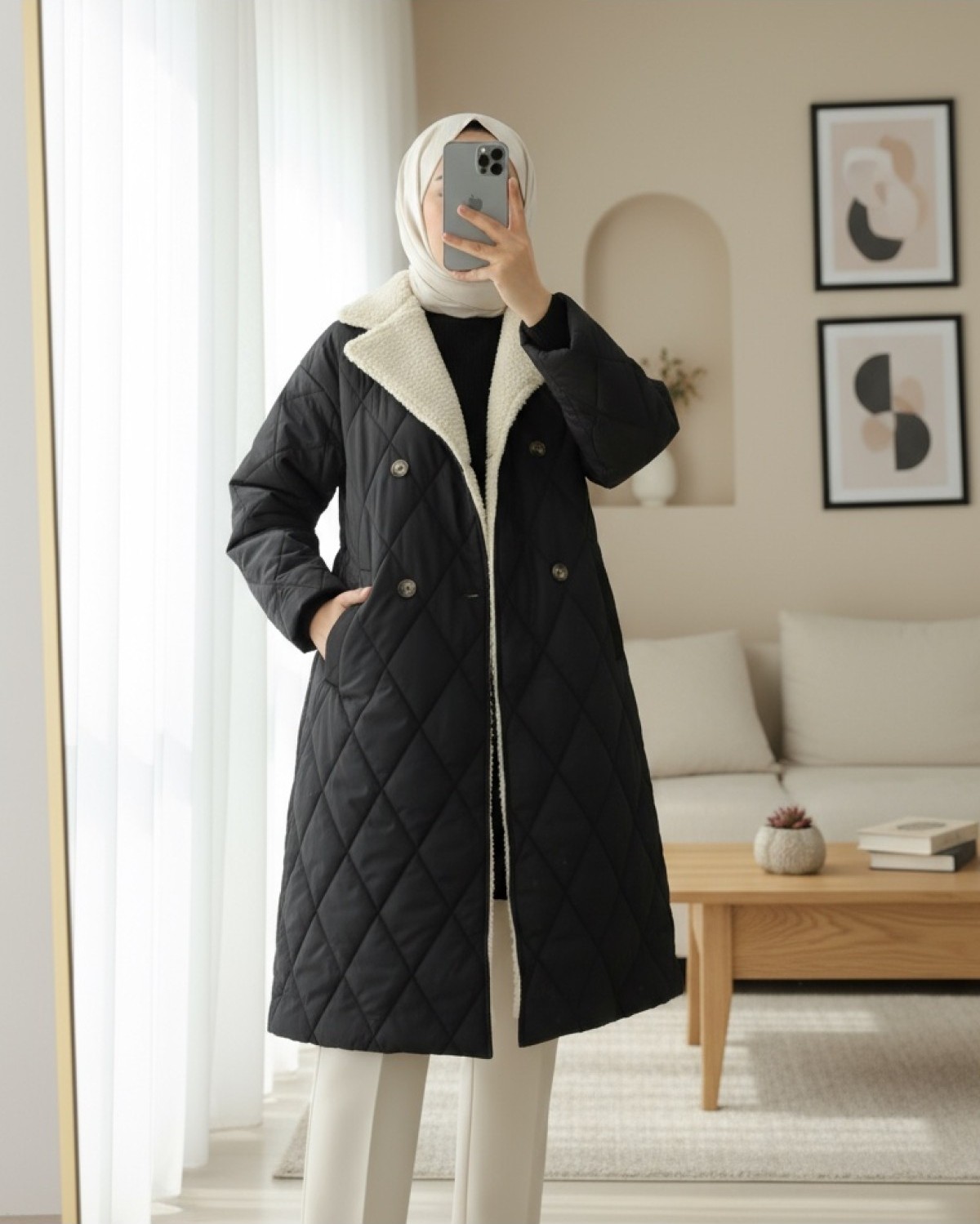 Moda Morfo Yakası Kuzu Peluş Detaylı Detaylı Beli Bağcıklı Mont -Siyah görsel 3