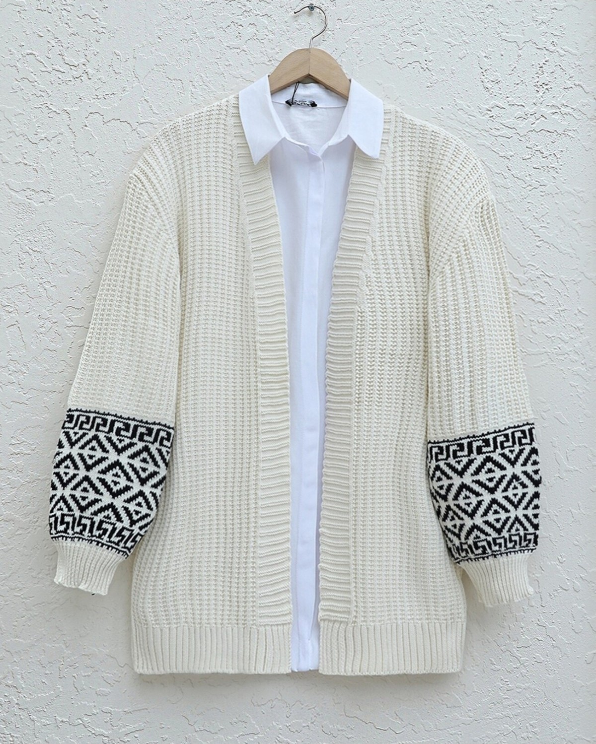 Moda Morfo Kolları Desenli Triko Hırka -Krem görsel 4