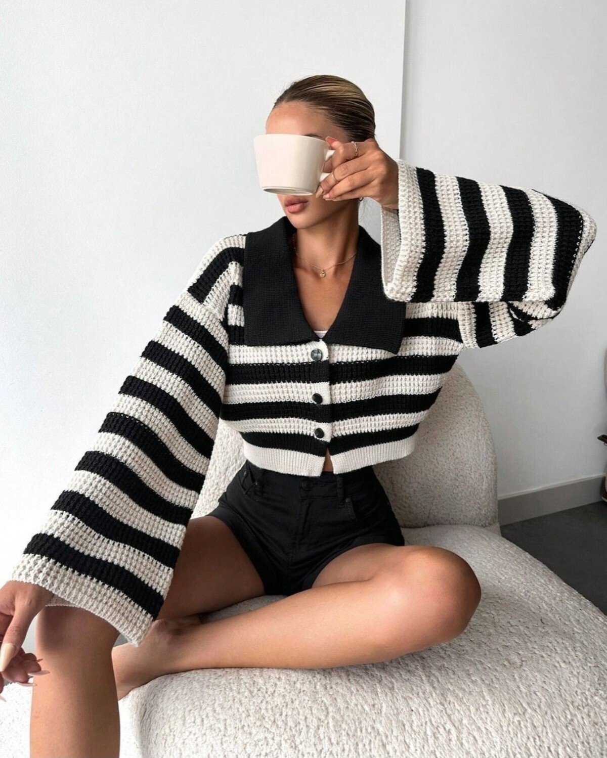 Moda Morfo Geniş Yakalı Çizgili Ajurlu Hırka -Siyah