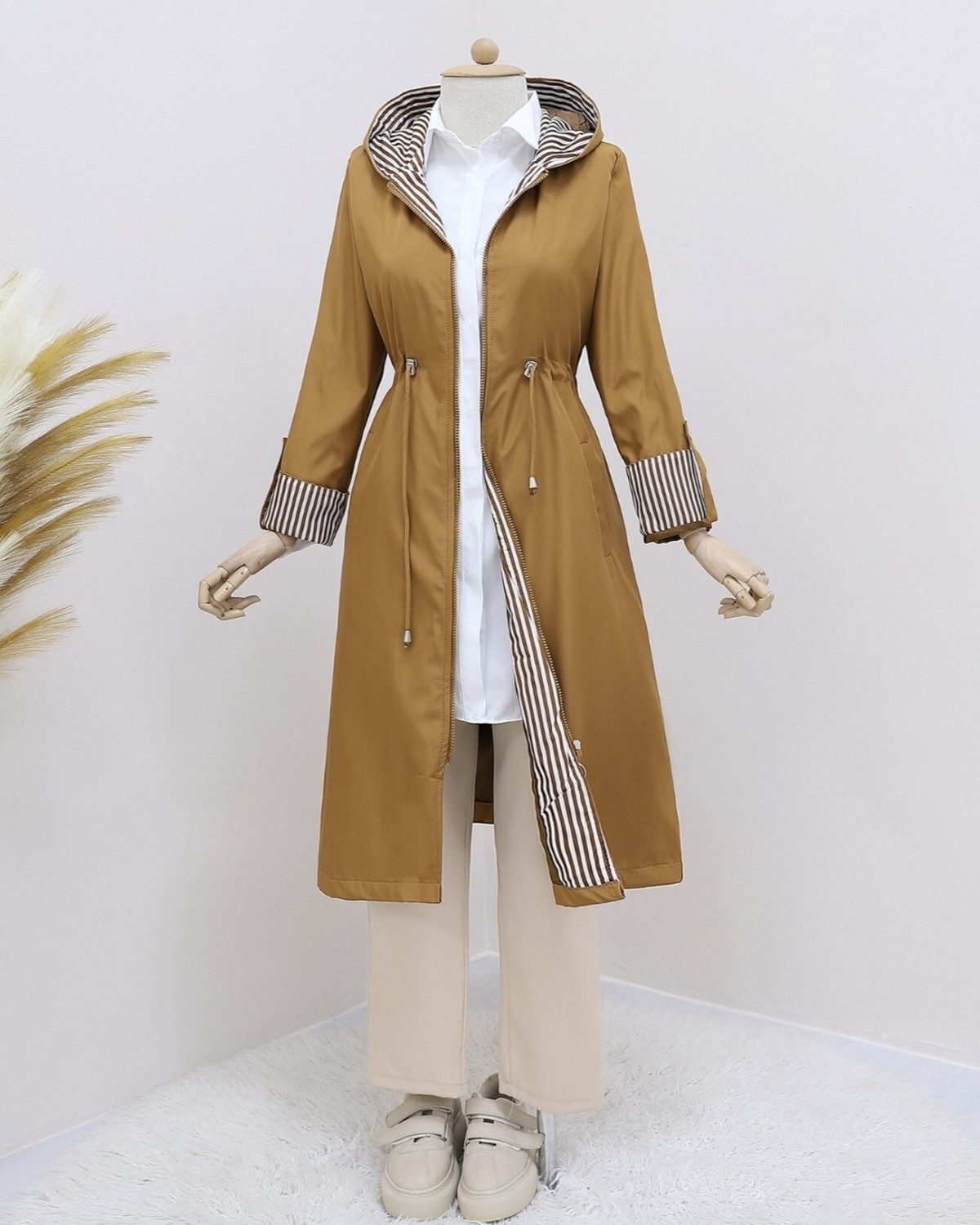 Moda Morfo Belden Sıkmalı Kapitone Astarlı Kapşonlu Trençkot -Taba görsel 6
