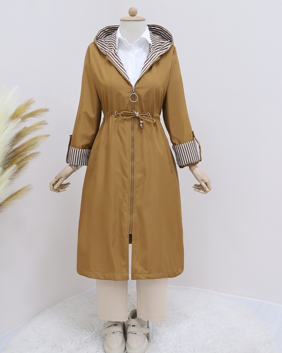 Moda Morfo Belden Sıkmalı Kapitone Astarlı Kapşonlu Trençkot -Taba görsel 7