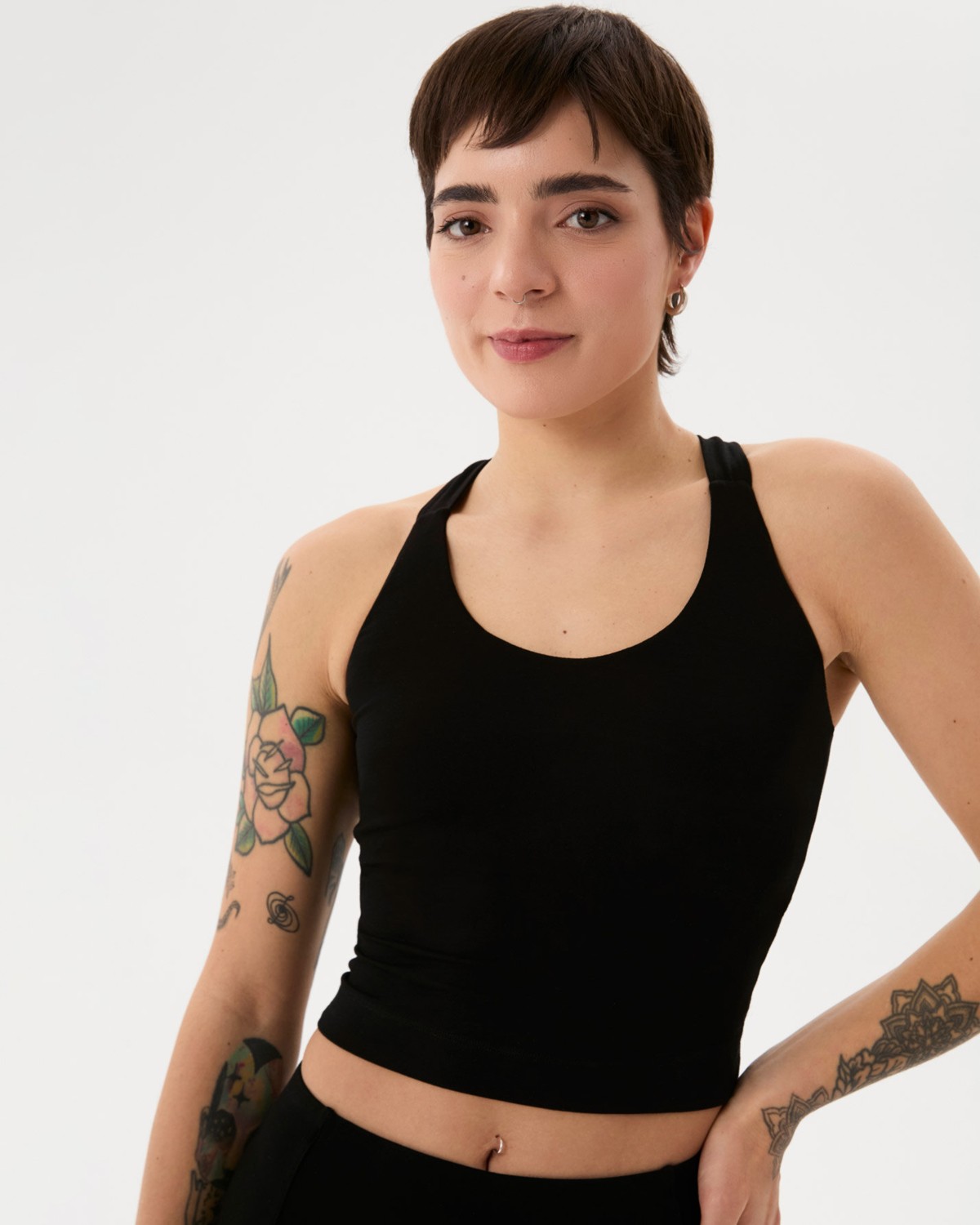 Ayma Active Kadın Kahverengi Halter Half Crop Bluz - EcoVero™ Viskoz, İç Sütyenli, Göğüs Pedli, Halter Yaka, Crop Spor Bluz görsel 4