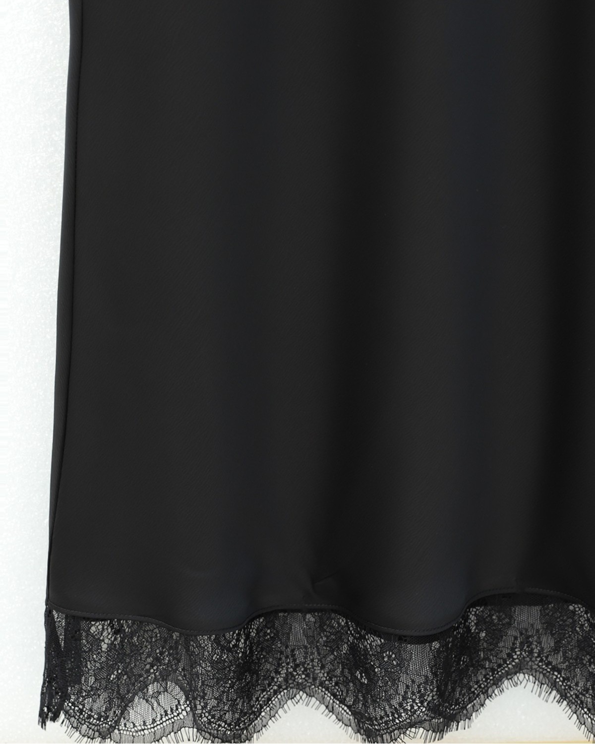 Moda Morfo Ucu Dantel Detaylı Saten Etek -Siyah görsel 5
