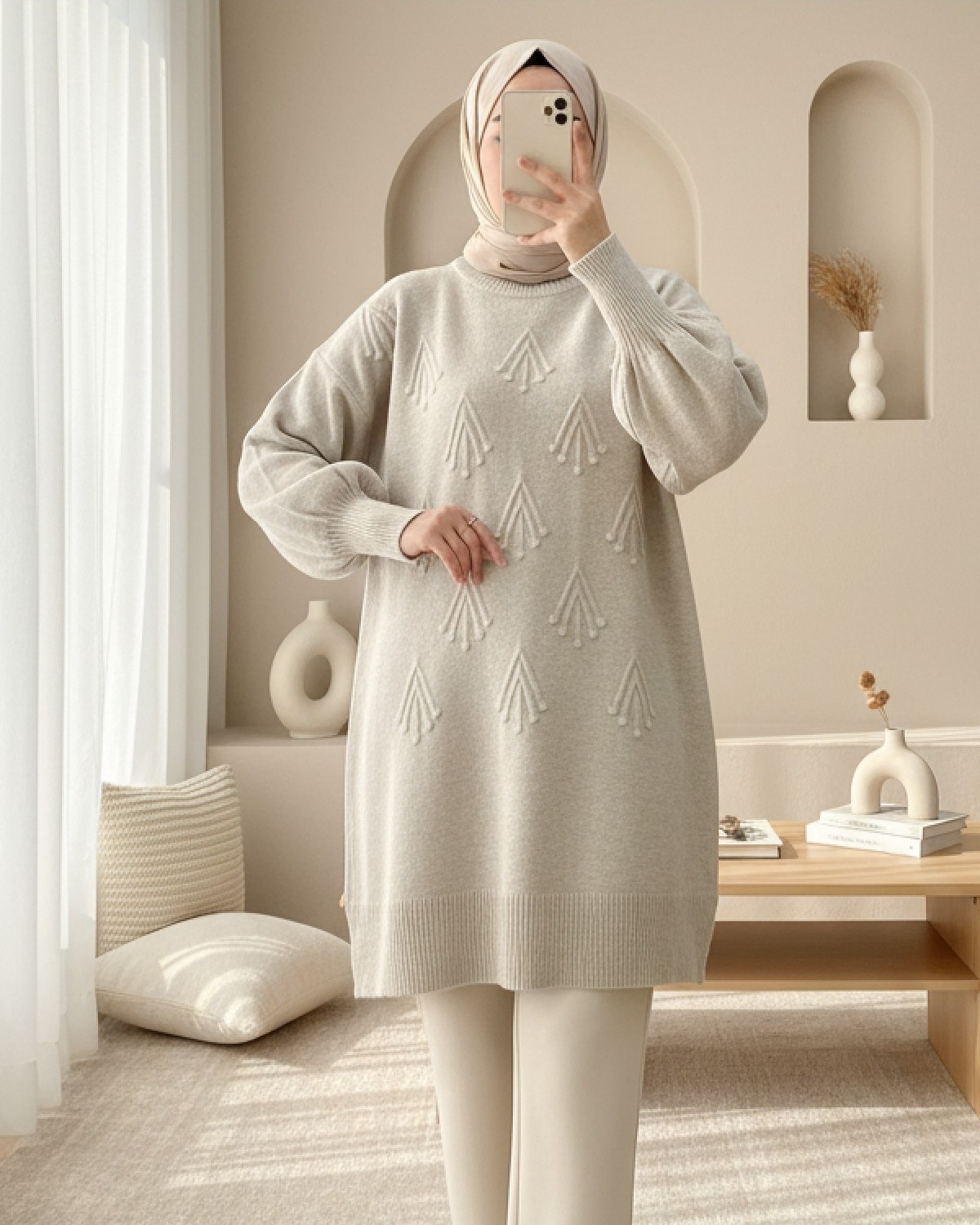 Moda Morfo Yuvarlak Yaka Kabartma Desenli Yırtmaçlı Triko Kazak -Ekru görsel 2