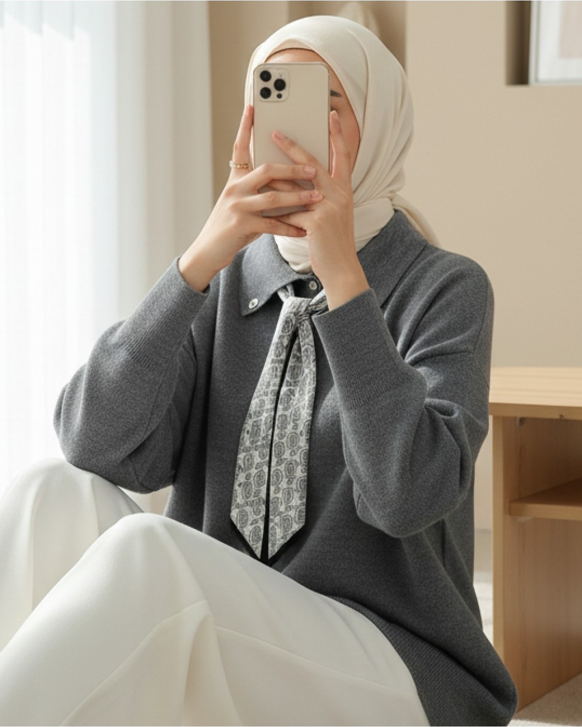 Moda Morfo Polo Yaka Fularlı Yırtmaçlı Salaş Triko Tunik -Krem görsel 8