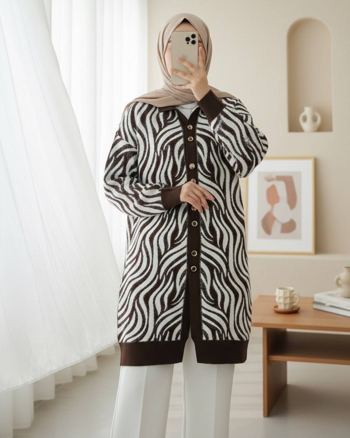 Moda Morfo Düğmeli Zebra Desen Sakallı Triko Hırka -Kahve