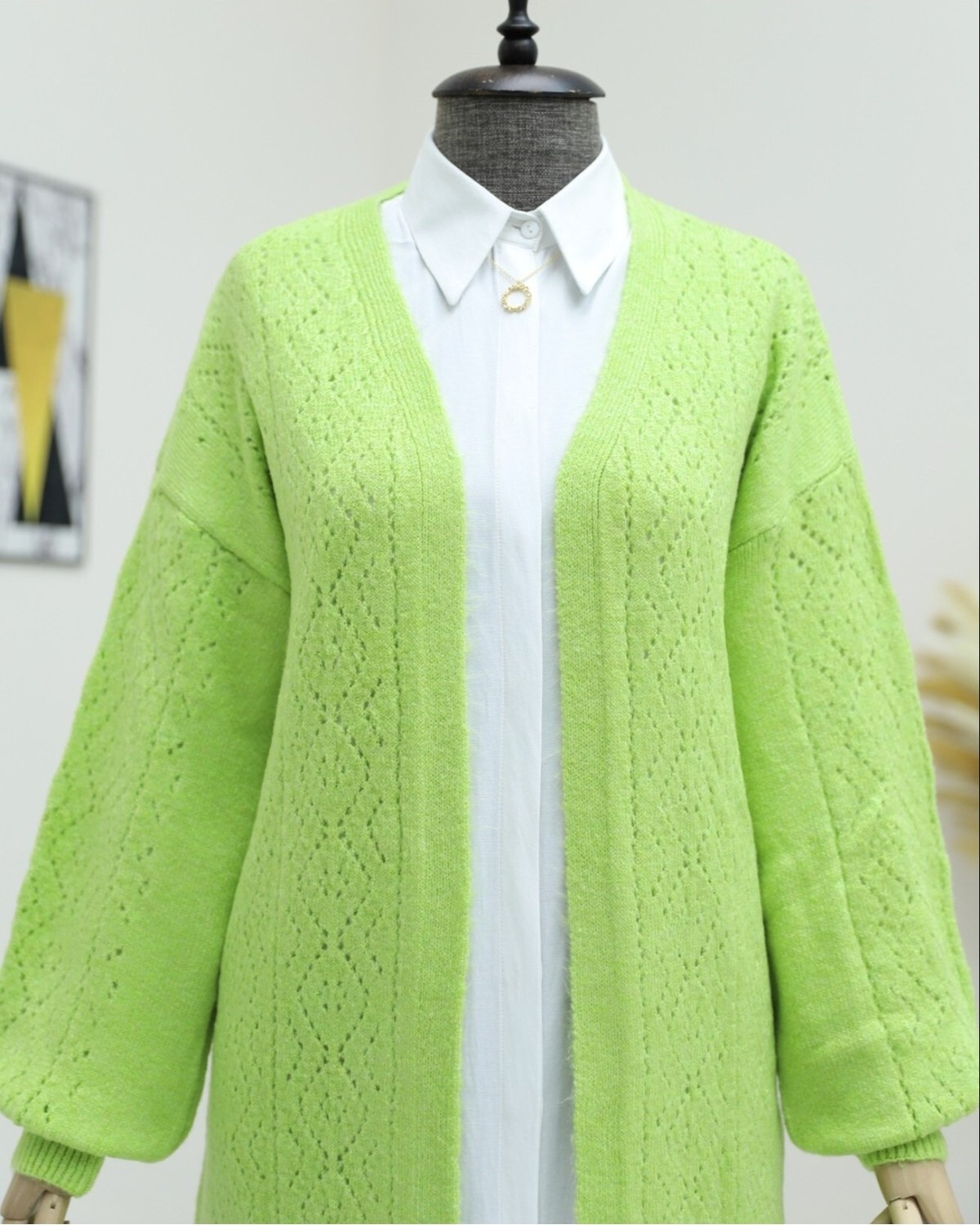 Moda Morfo Kolu ve Önü Ajurlu Yumoş Hırka -F.Yeşili görsel 3