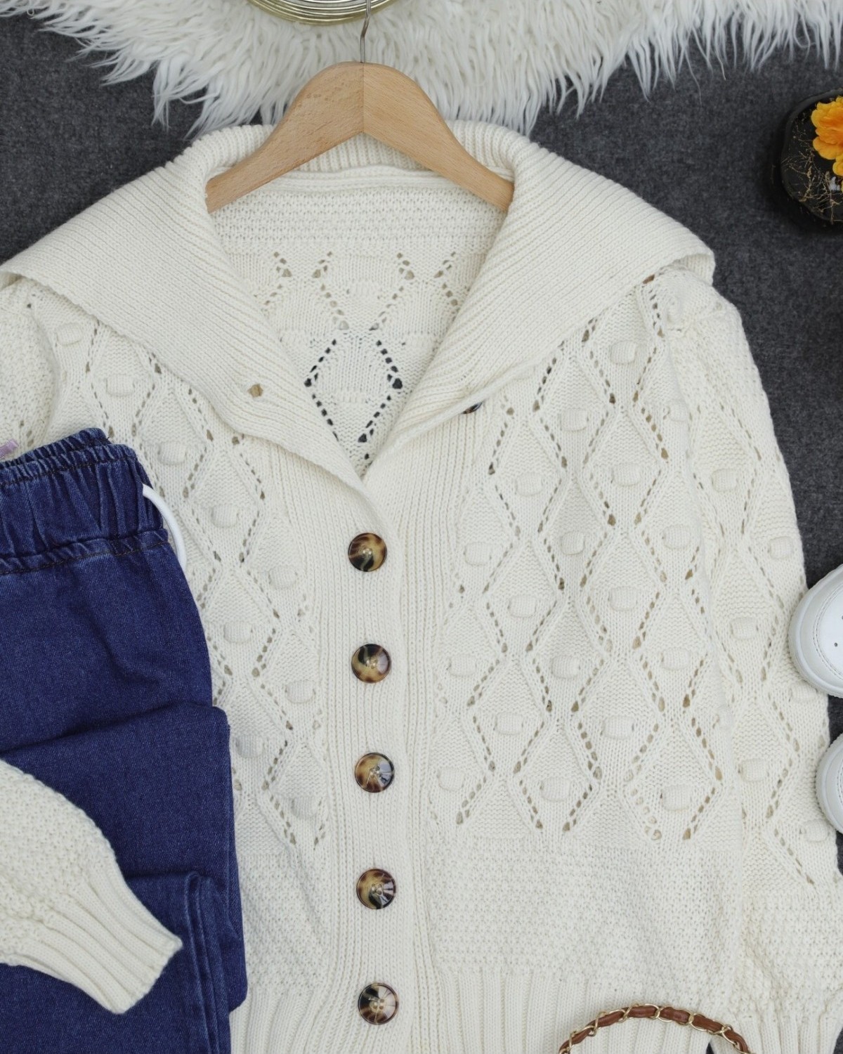 Moda Morfo Ponponlu Şal Yaka Triko Hırka -Ekru görsel 4