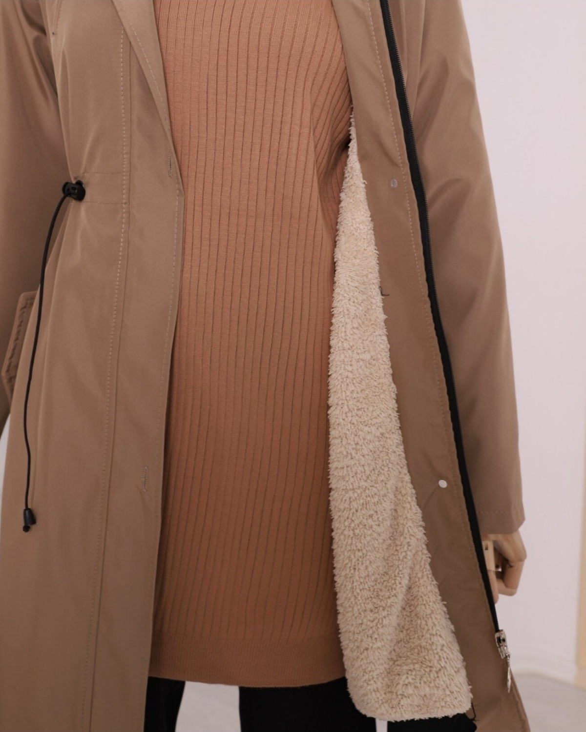 Moda Morfo Çıkma Kapşonlu Tünel Bağcıklı Kısa Kaban -Açık Vizon görsel 4