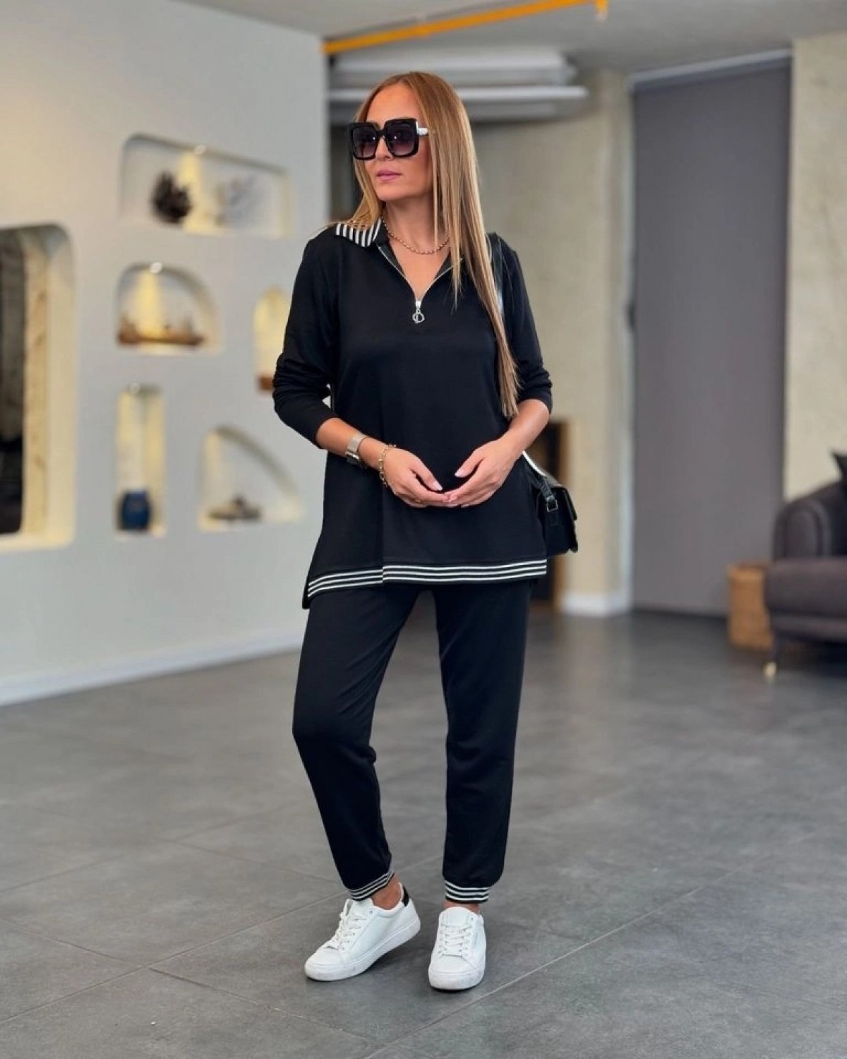 Pileli Store Kadın Uzun Kollu Ribana ve Fermuar Detay Bluz ve Yüksel Bel Pantolon 2li Takım