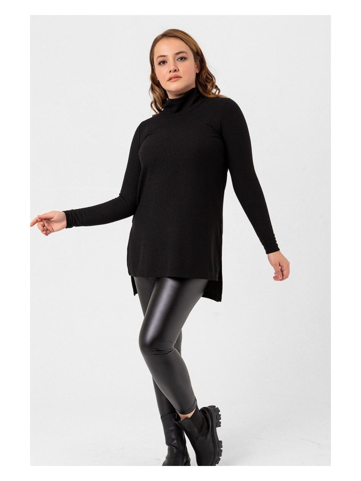 Laranor Siyah Büyük Beden Kadın Dik Balıkçı Yaka Bluz&Kazak Yandan Yırtmaçlı Günlük Stil