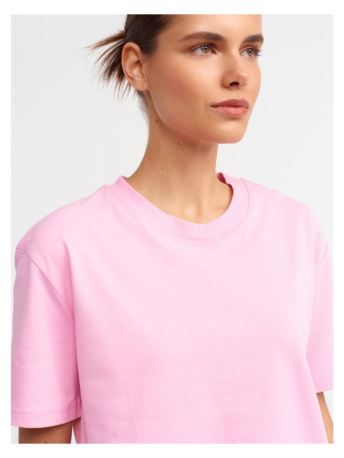 Dilvin Kadın Dekoratif Dikişli Kısa Kol Bisiklet Yaka T-Shirt Ekru Günlük Stil 36 Beden - Görsel 5