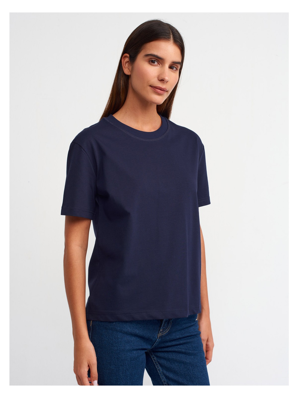 Dilvin Kadın Dekoratif Dikişli Kısa Kol Bisiklet Yaka T-Shirt Ekru Günlük Stil 36 Beden - Görsel 9