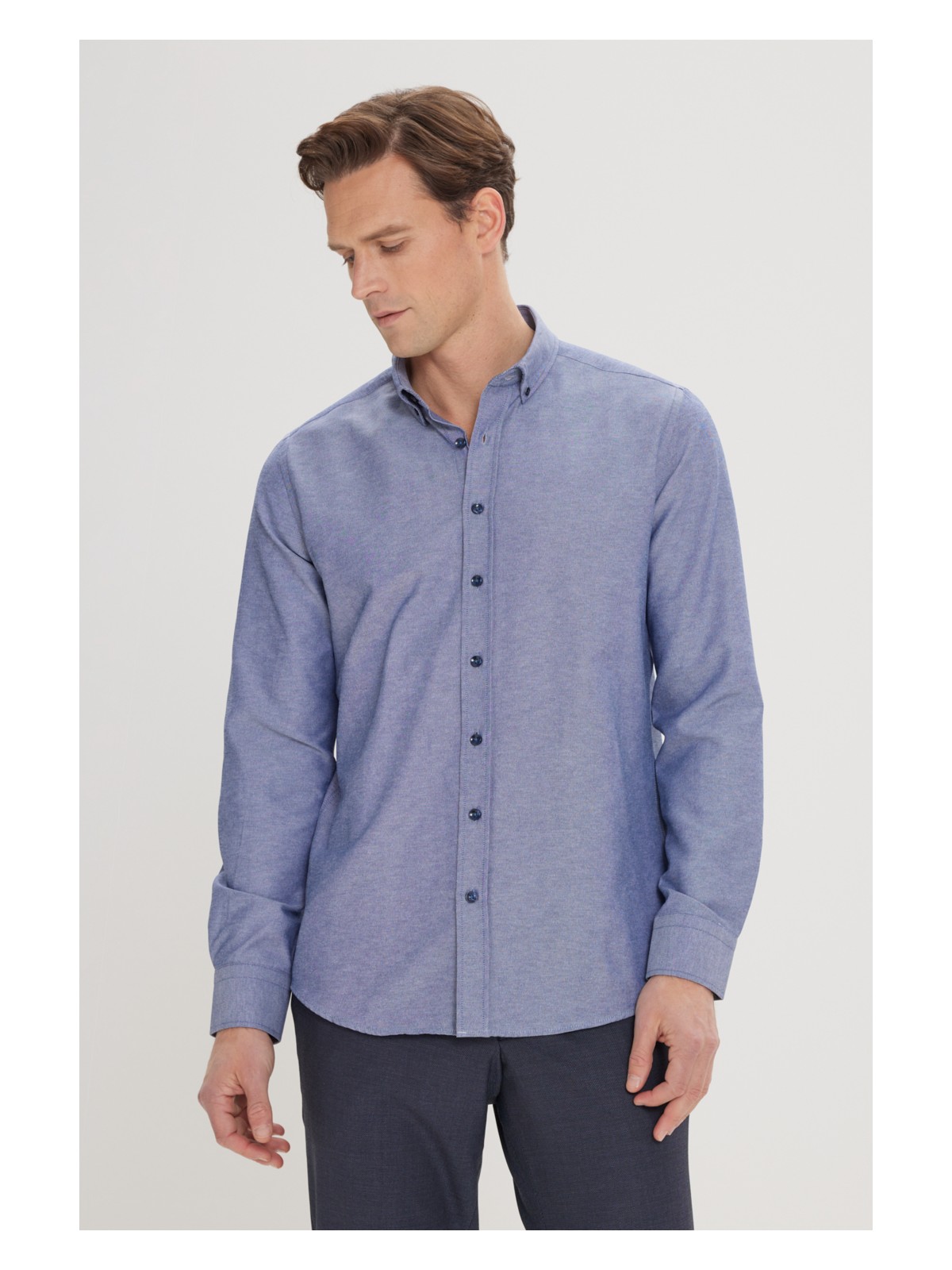 Altınyıldız Classics Erkek Koyu Lacivert Düğmeli Yaka Kolay Ütülenebilir Pamuklu Slim Fit Dar Kesim Oxford Gömlek - Görsel 3