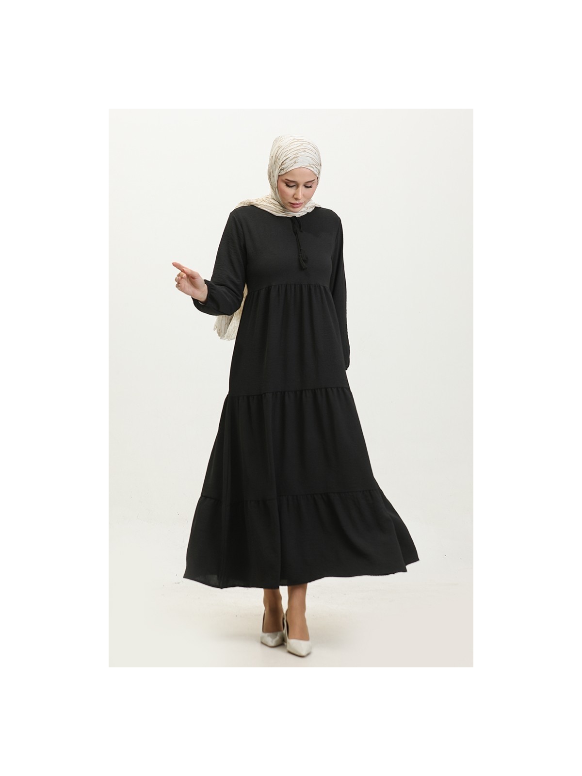 Devran Siyah Yaka Bağcıklı Aerobin Kumaş Büzgülü Elbise