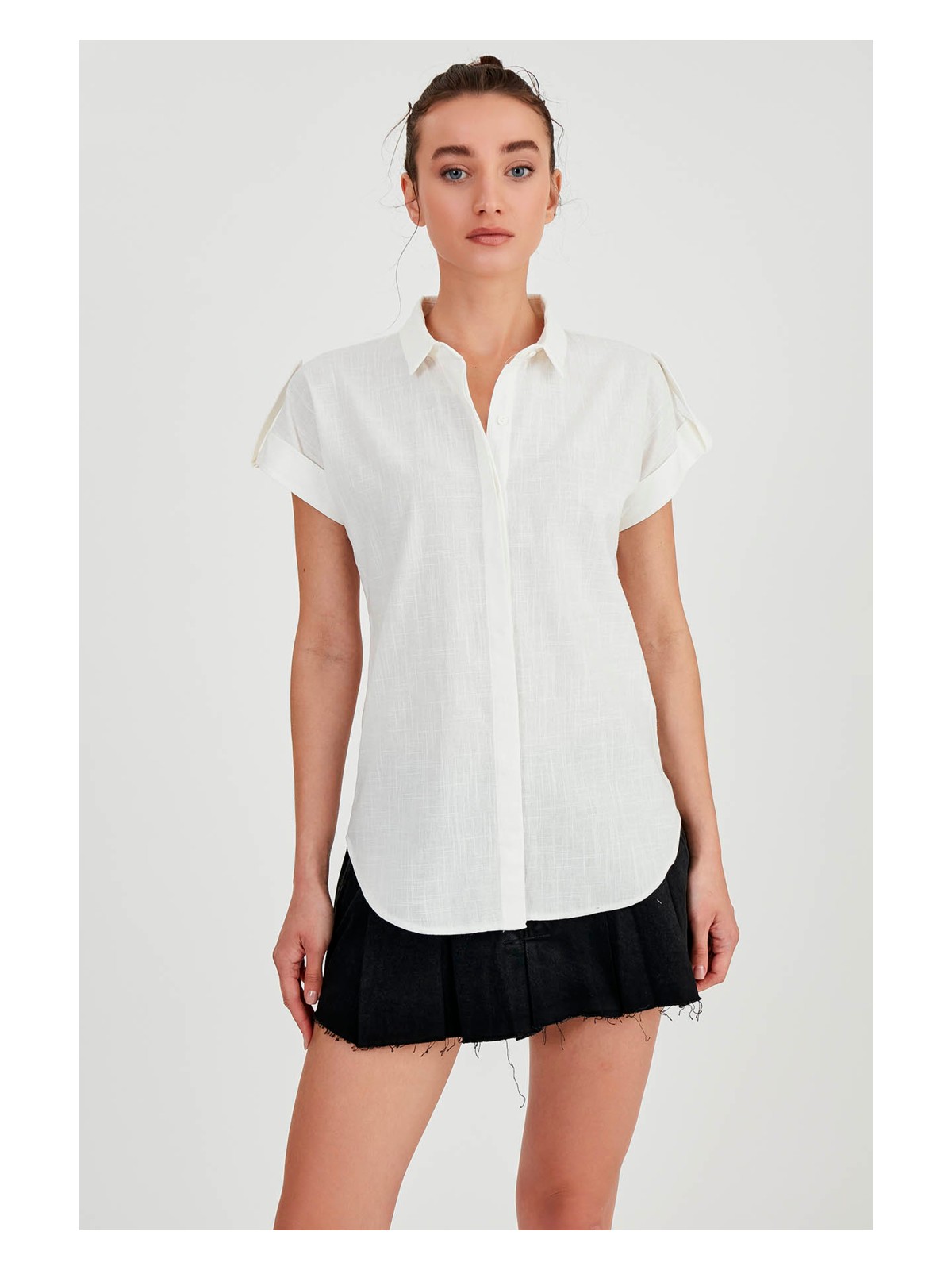 Vitrin Kol Detaylı Kısa Kol Gömlek