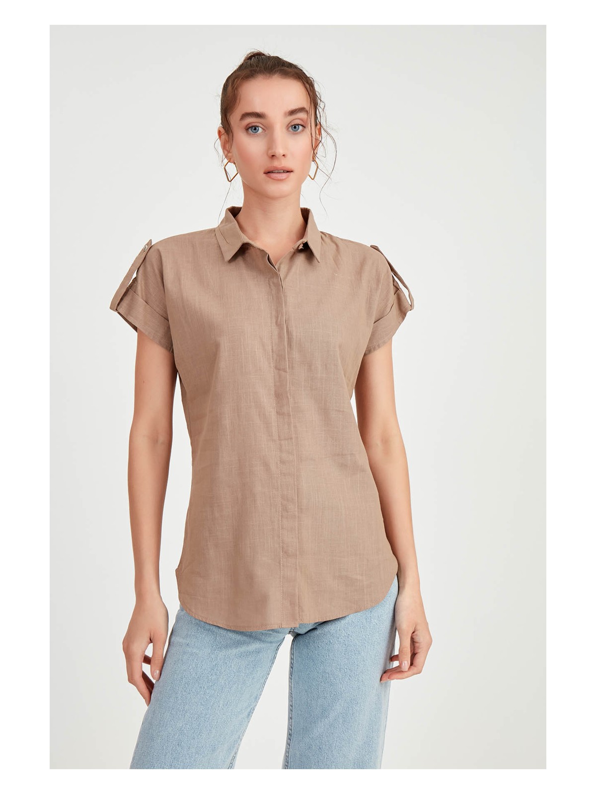 Vitrin Kol Detaylı Kısa Kol Gömlek