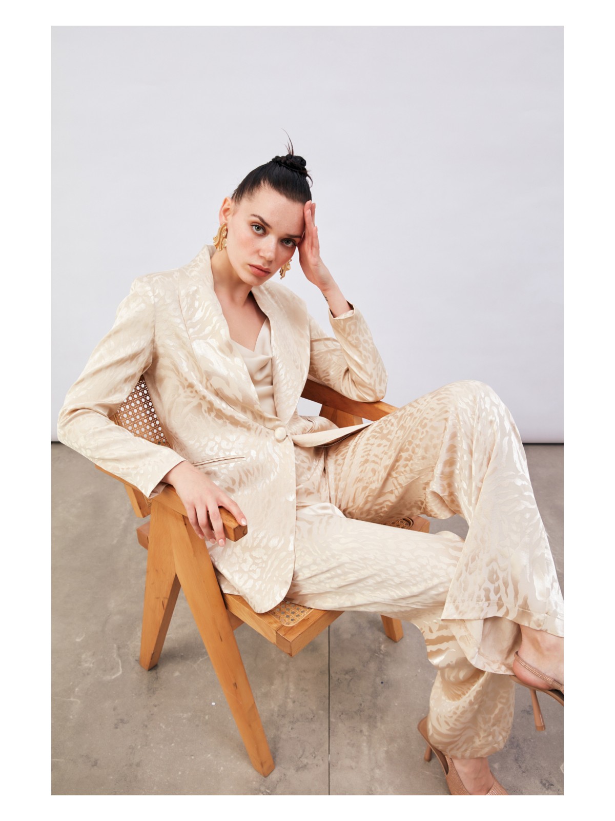 Sateen Desenli Saten Ceket - Vizon - Görsel 5