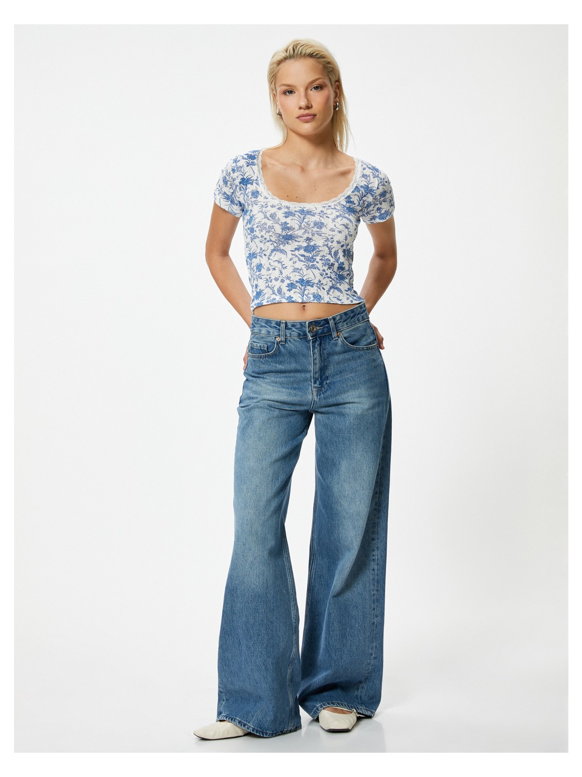 Koton Çiçekli T-Shirt Kısa Kollu U Yaka Dantel Detaylı Ribanalı Pamuklu