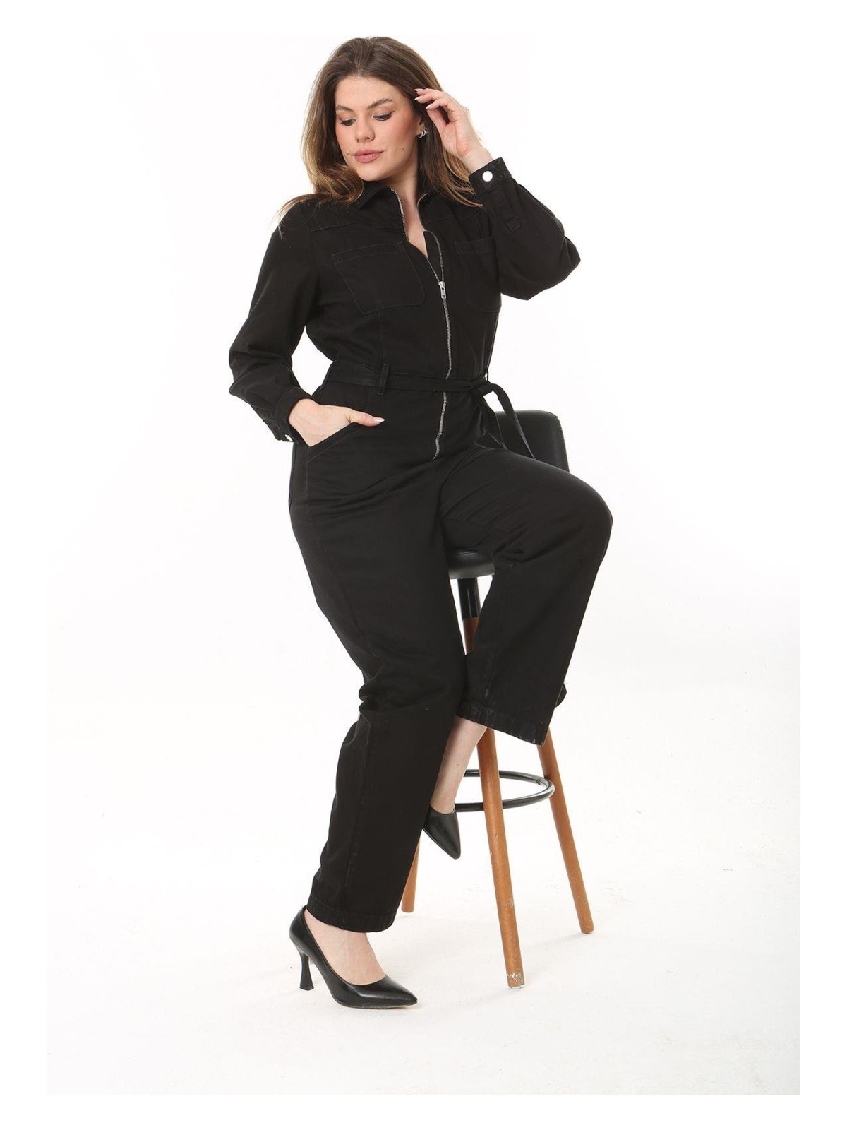 Şans Kadın Büyük Beden Siyah Ön Fermuarlı Arka Beli Lastik Ve Kuşak Detaylı Cepli Tulum 65N37469