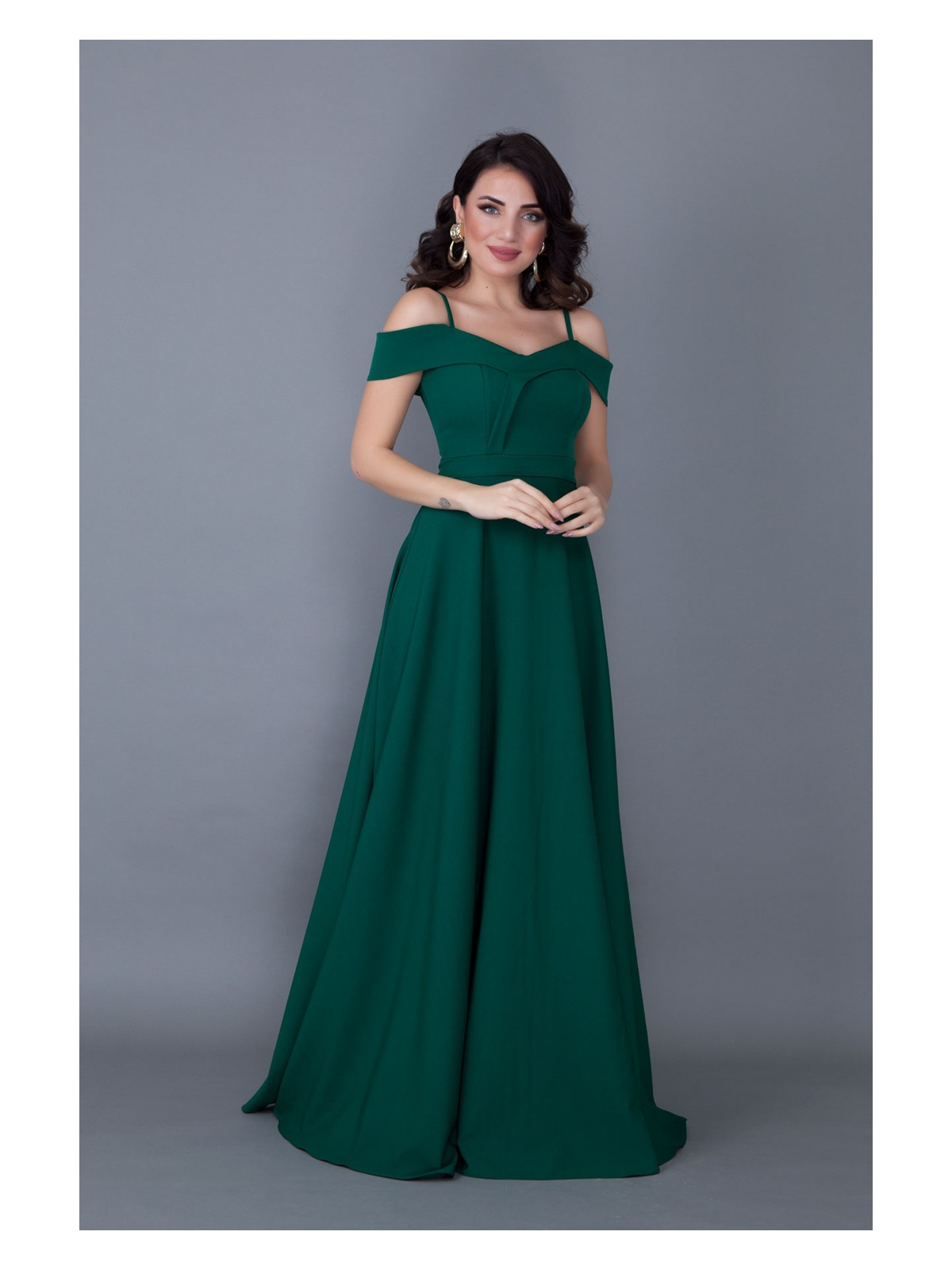 No48 Kayık Yaka Düşük Omuz Detaylı Askılı Maxi Boy Zümrüt Abiye Elbise