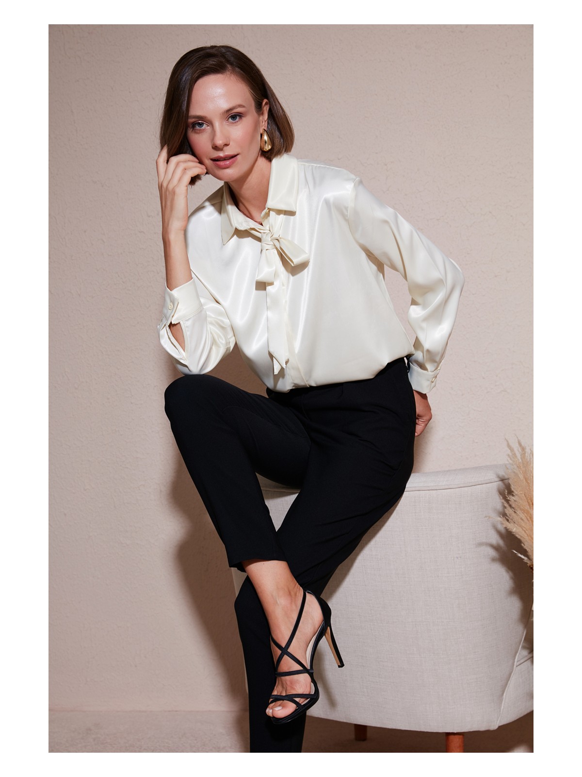 Lela Regular Fit Bağlama Detaylı Saten Gömlek Kadın Gömlek 611GO00159 - Görsel 6