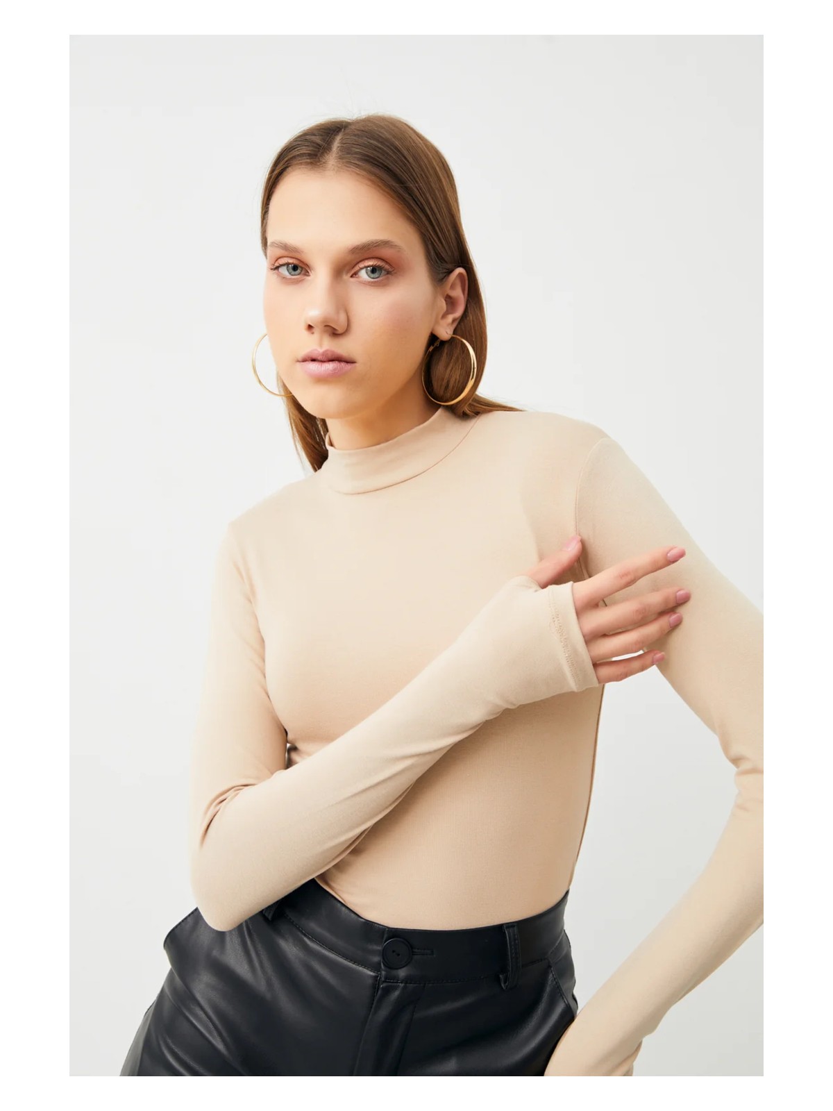 Yefra Store Kadın Krem Parmak Detaylı Dik Yaka Basic Body