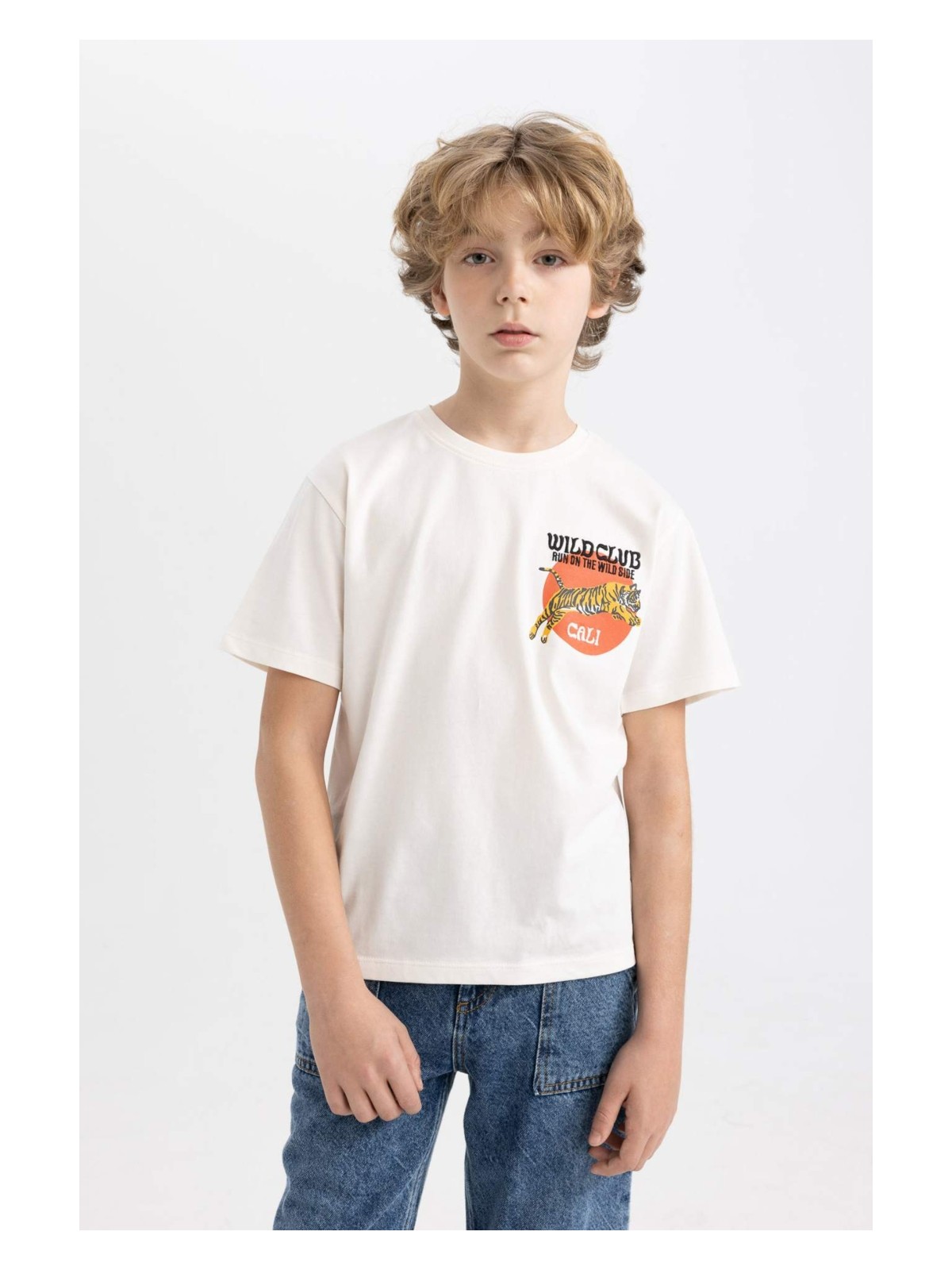 DeFacto Bisiklet Yaka Nakışlı Kısa Kollu Tişört Erkek Çocuk D0402A824SM