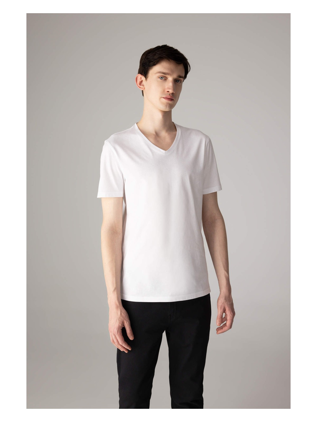DeFacto %100 Pamuk Slim Fit Dar Kesim V Yaka Basic Düz Kısa Kollu Beyaz Tişört M7668AZ24SP - Görsel 3