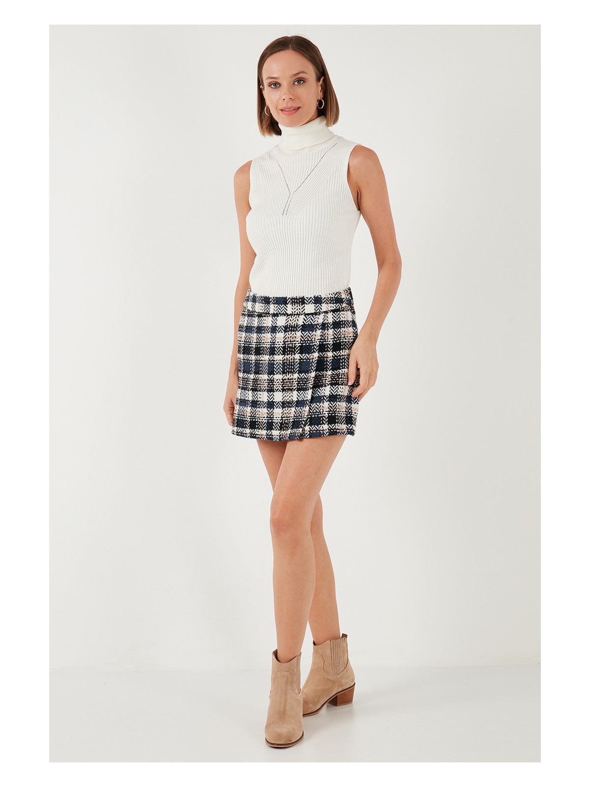 Lela Pamuk Karışımlı Regular Fit Kışlık Şort Etek Bayan Şort Etek 61100015 - Görsel 6