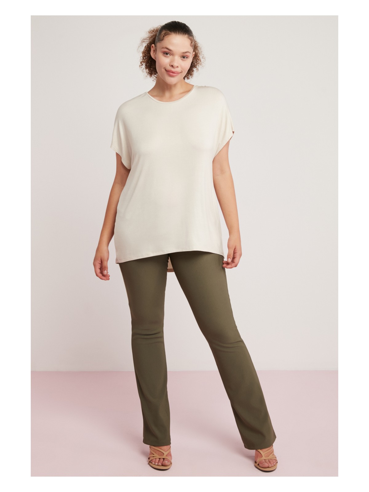 Ethiquet Amanda Kadın Viskon Karışımlı Dökümlü Kısa Kollu Oversize Bej Büyük Beden T-Shirt