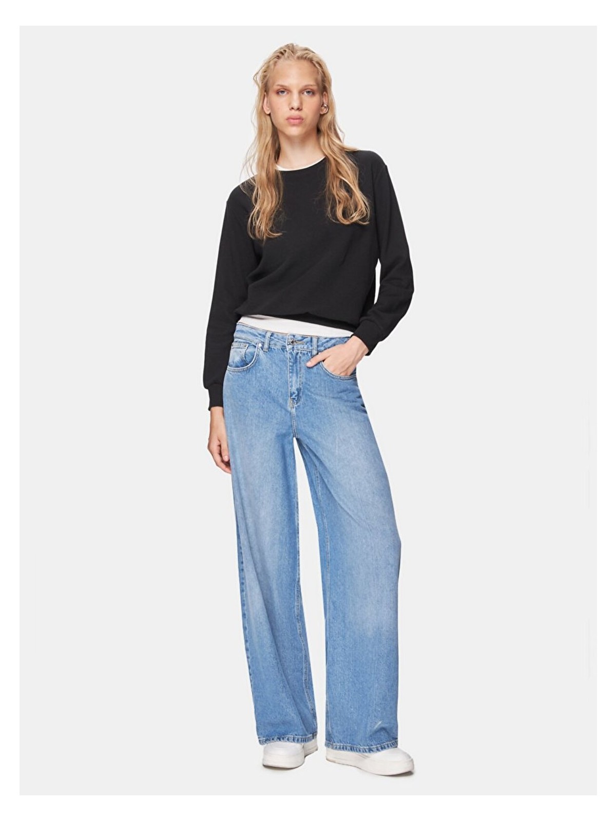 LTB Kadın Sıfır Yaka Uzun Kollu Siyah Sweatshırt