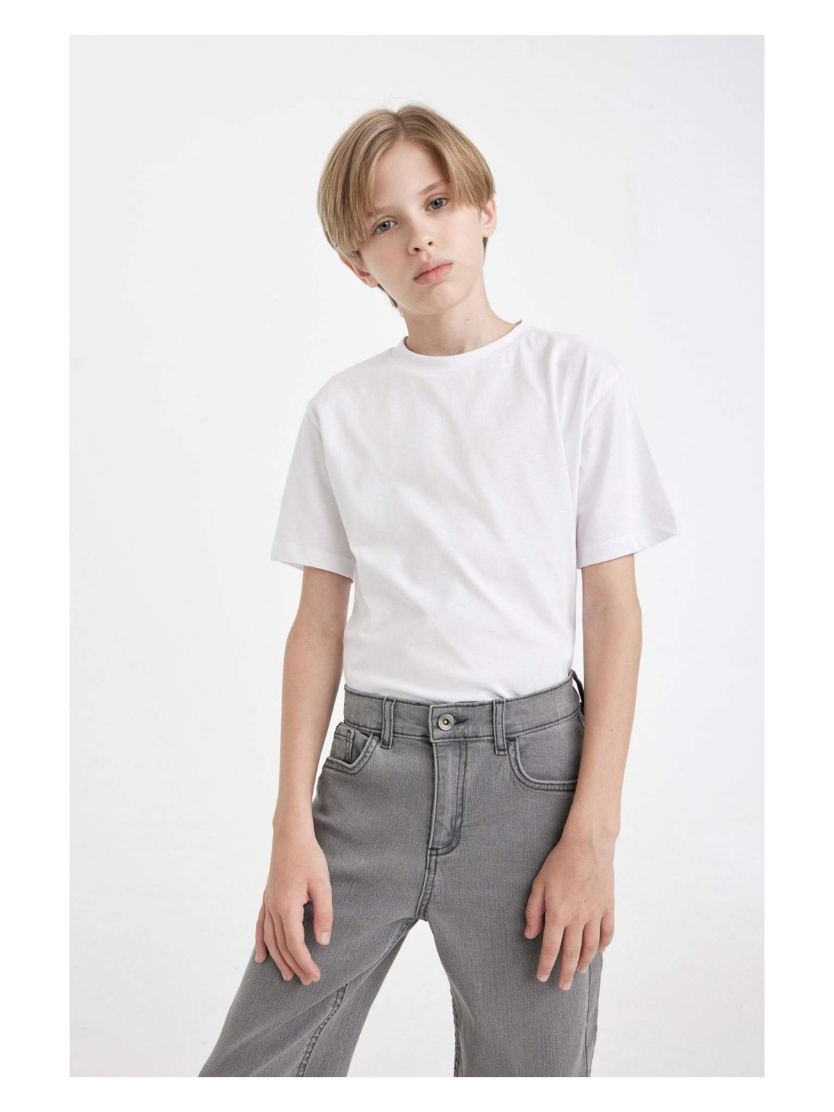 DeFacto Bisiklet Yaka Basic Düz Kısa Kollu Tişört Erkek Çocuk D8471A8NS