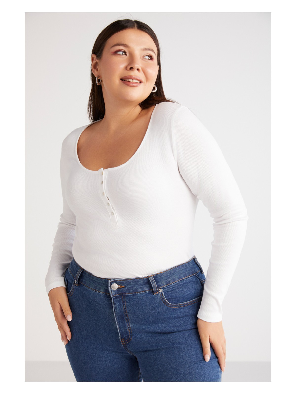 Ethiquet Zazanabb Kadın Fitilli Görünümlü Vücudu Saran Derin Yuvarlak Yaka Düğmeli Beyaz Büyük Beden Bluz