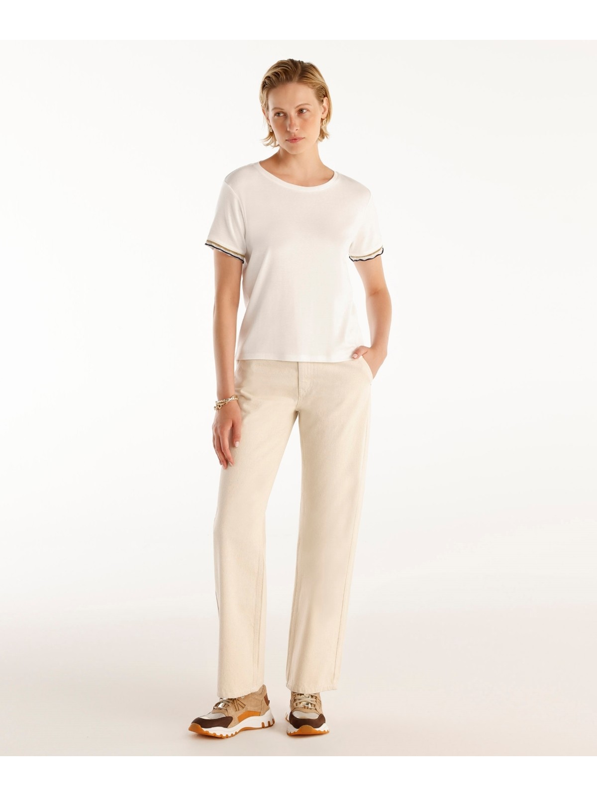 Yargıcı Rahat Kalıp Kemer Detaylı Denim Pantolon