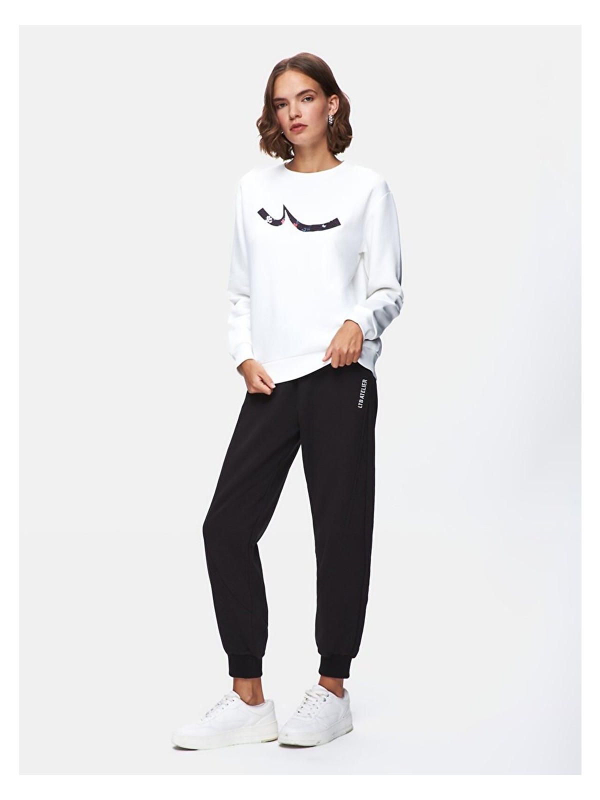 LTB Kadın Sıfır Yaka Uzun Kollu Sıgnlı Siyah Sweatshırt - Görsel 3