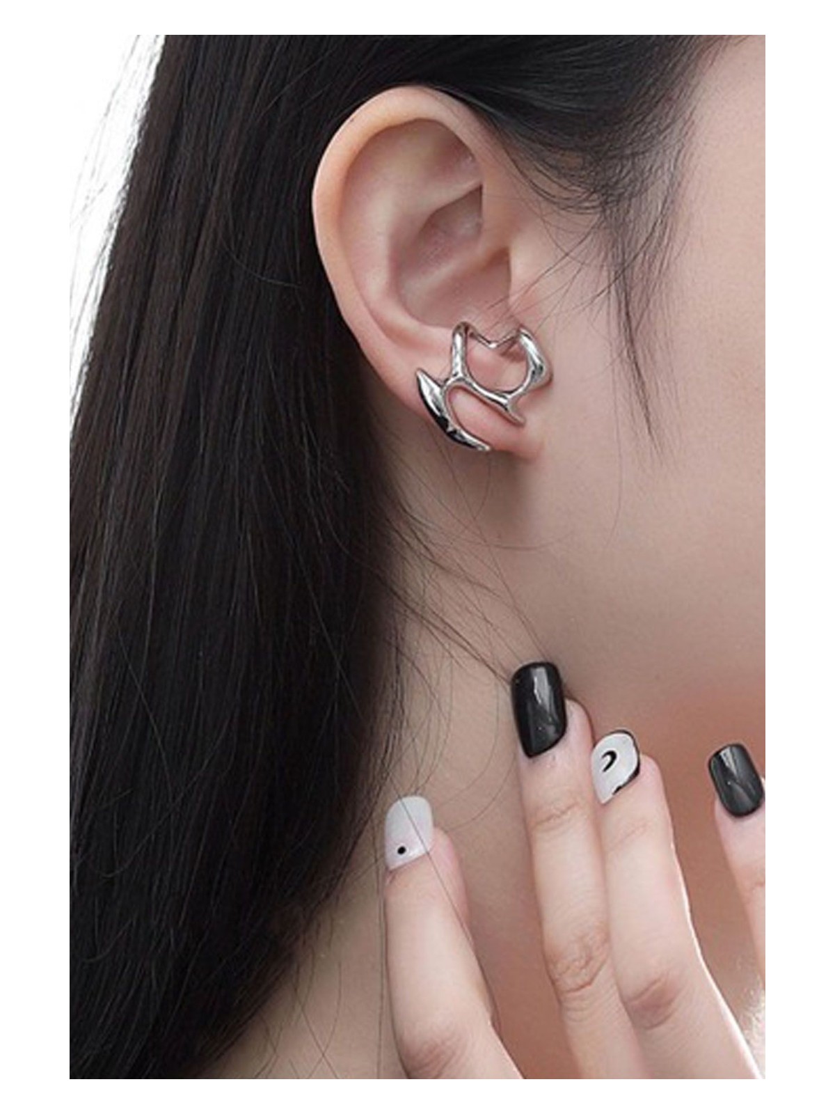 Aurrari Altın Kaplama Kıkırdak Görünümlü Sofistike Küpe